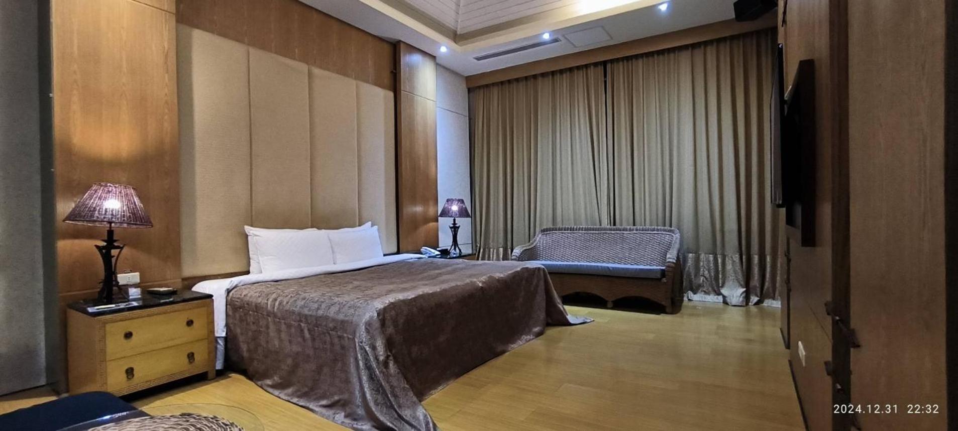 Shantis Motel Chiayi Buitenkant foto