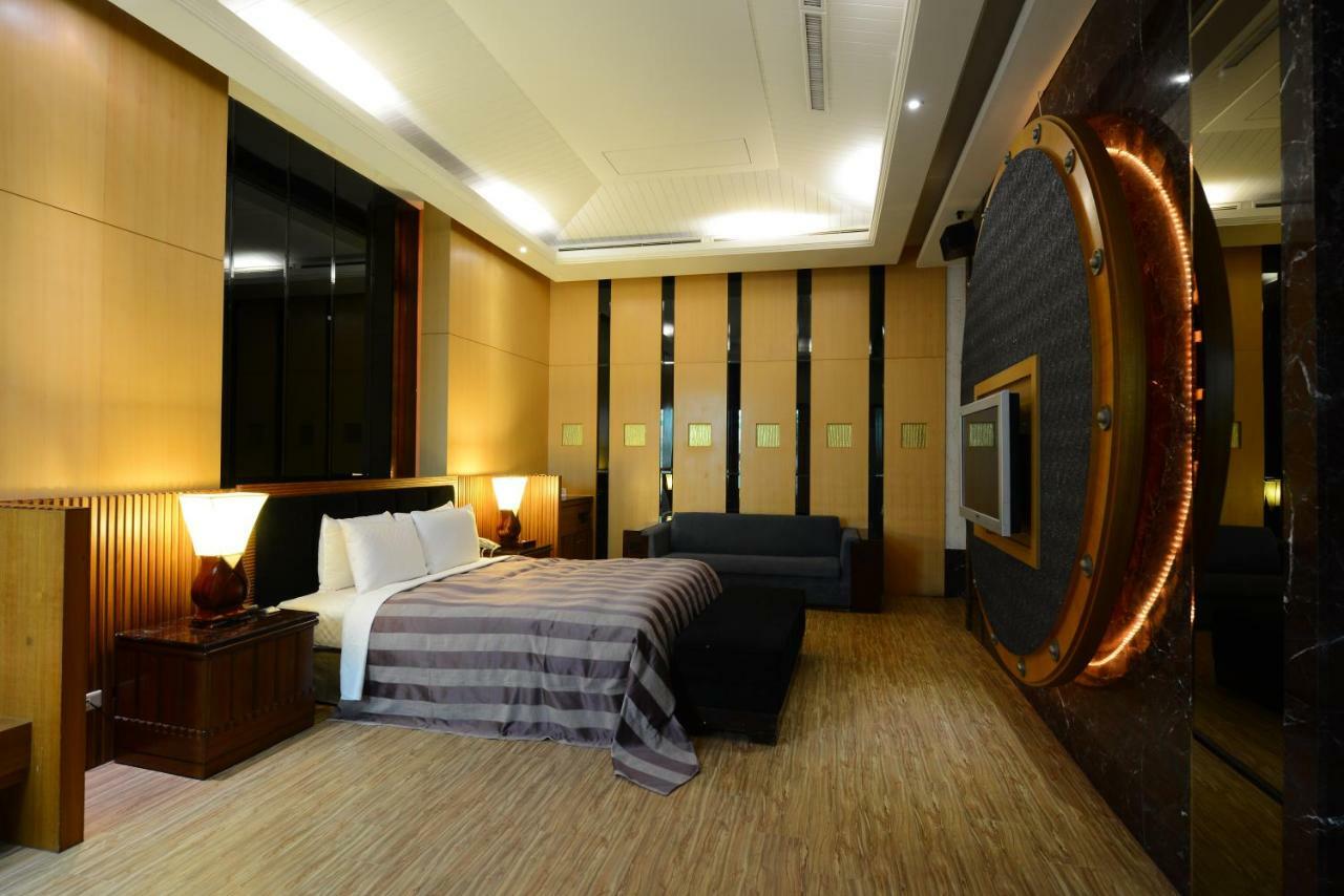 Shantis Motel Chiayi Buitenkant foto